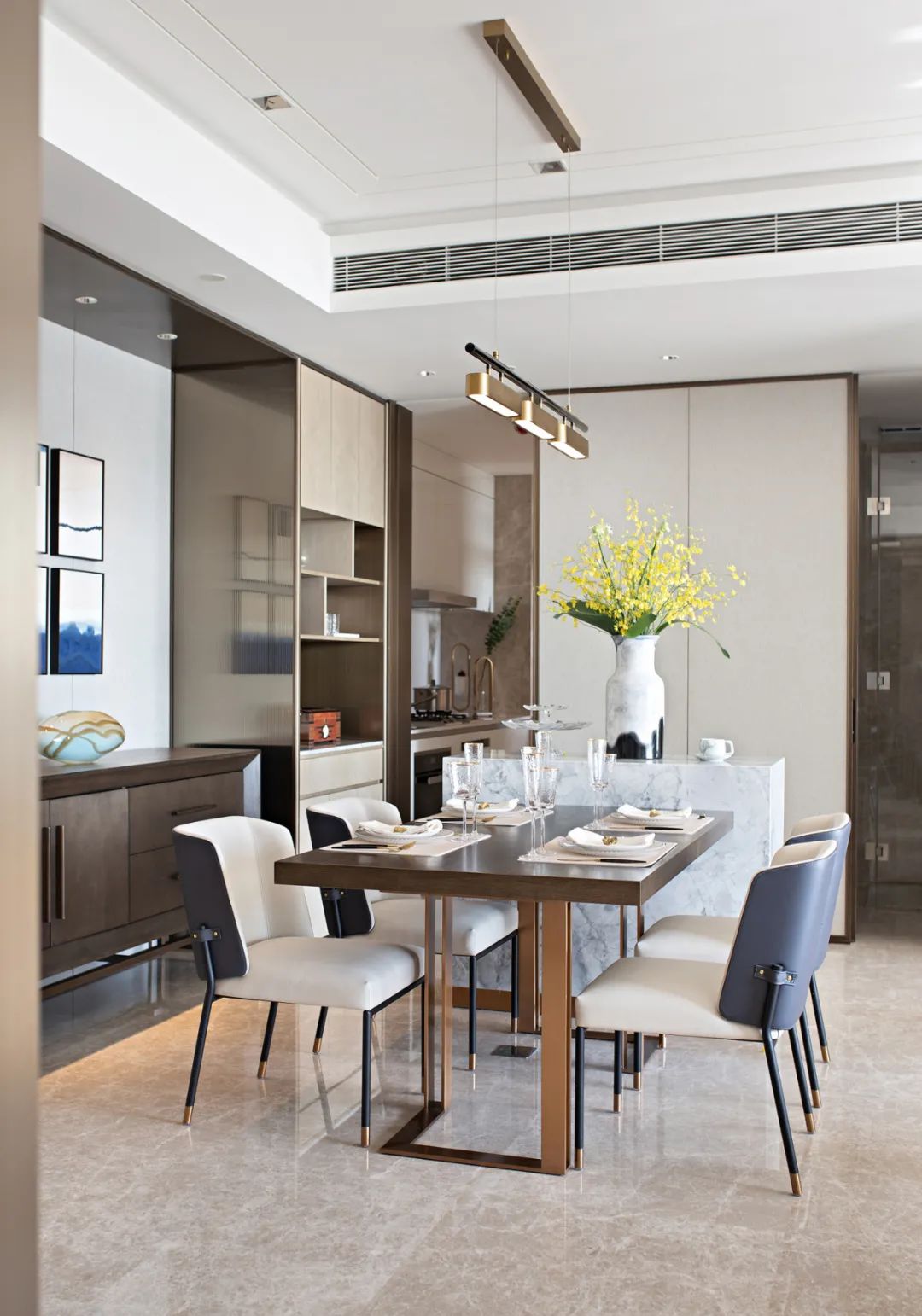 歐式英倫風(fēng)風(fēng)格室內(nèi)家裝案例效果圖-餐廳 歐式英倫風(fēng)風(fēng)格室內(nèi)家裝案例效果圖-餐廳