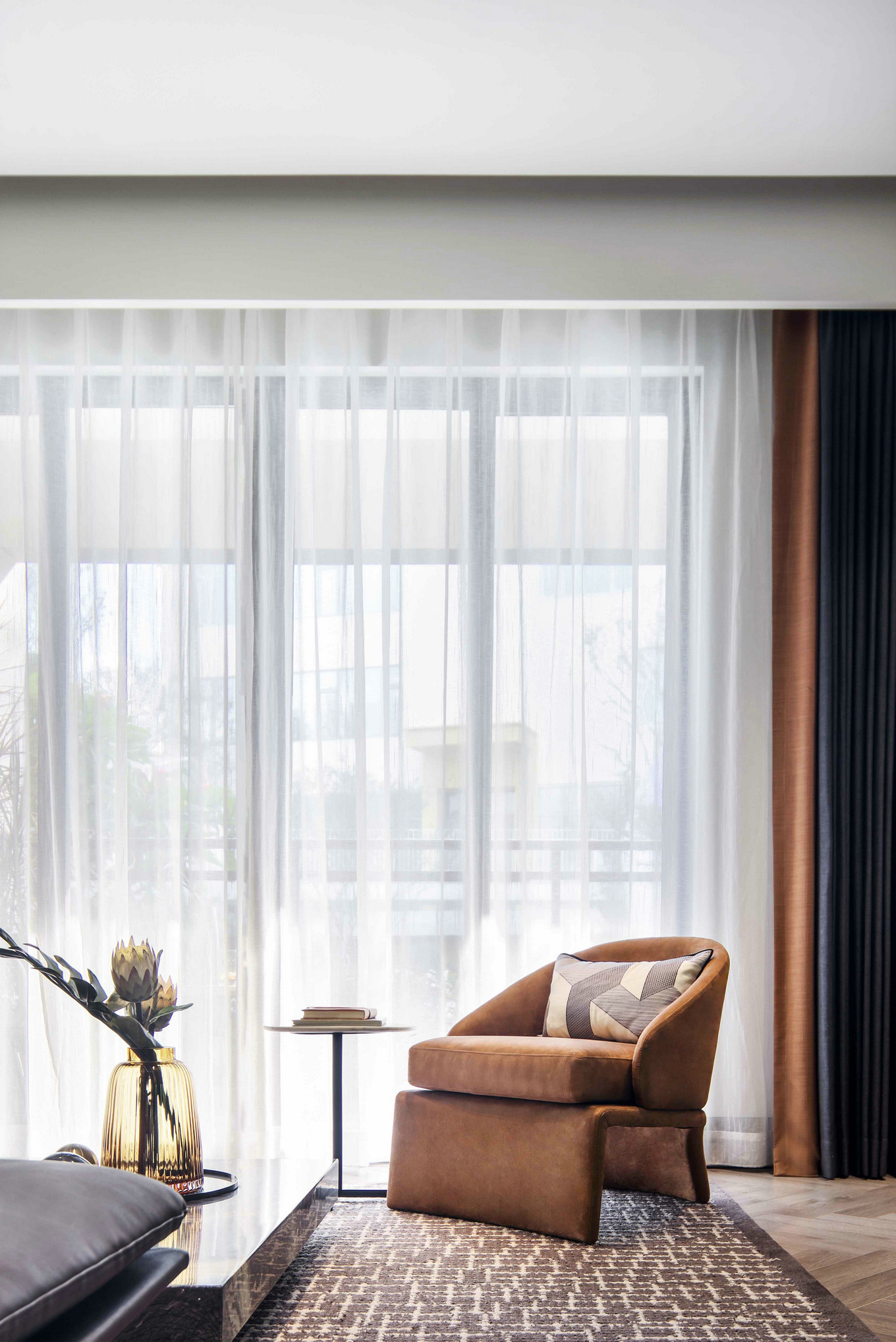 現代輕奢風格室內家裝案例效果圖-客廳陽臺 現代輕奢風格室內家裝案例效果圖-客廳陽臺