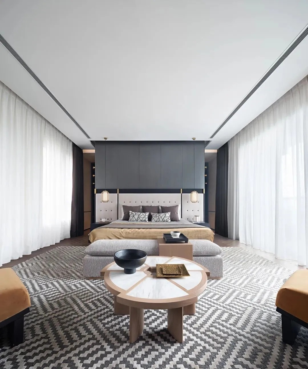 現(xiàn)代輕奢風(fēng)格別墅室內(nèi)設(shè)計家裝案例-主臥 現(xiàn)代輕奢風(fēng)格別墅室內(nèi)設(shè)計家裝案例-主臥