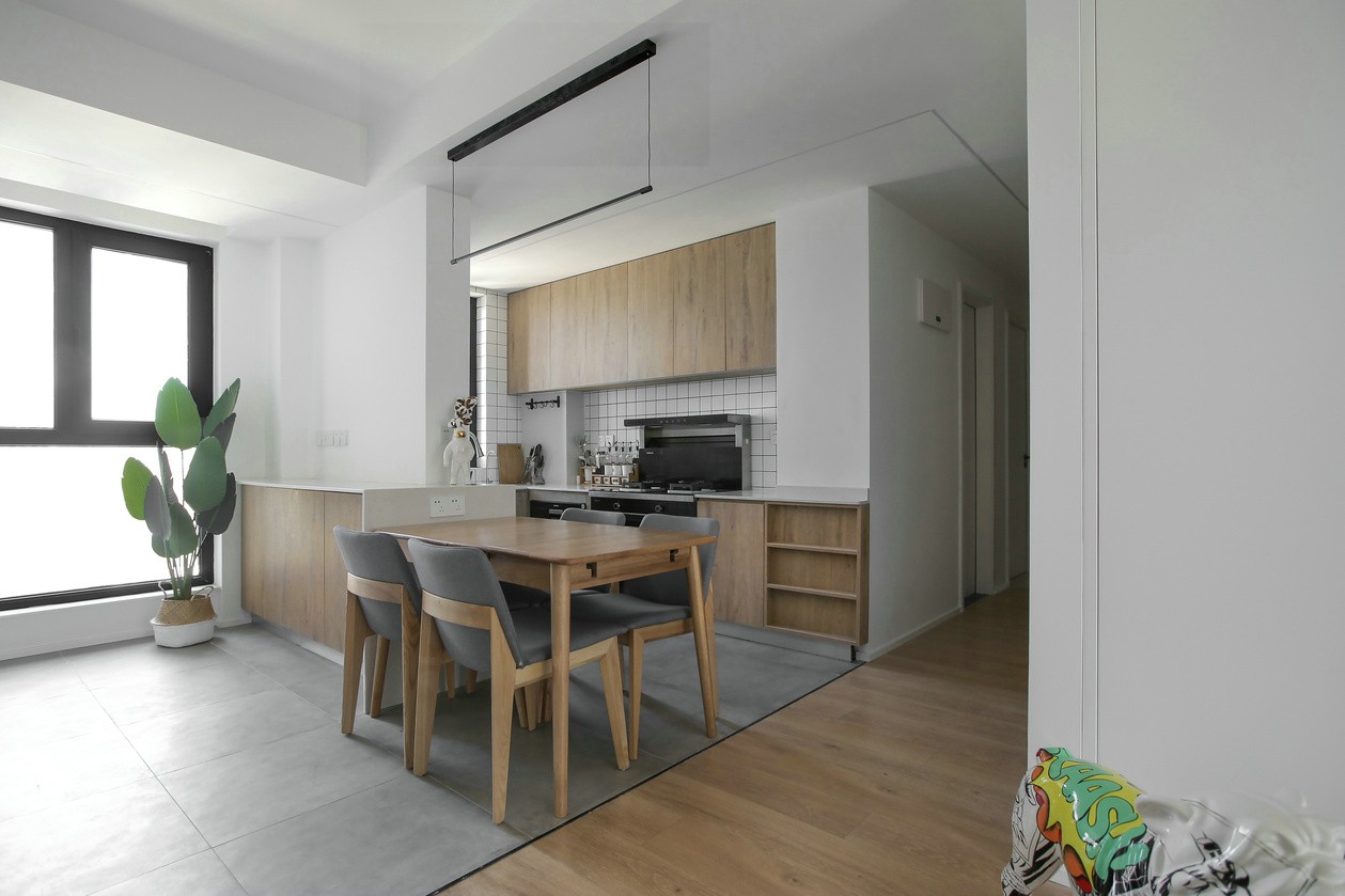 現(xiàn)代簡約原木風(fēng)格室內(nèi)家裝案例效果圖-廚餐廳 現(xiàn)代簡約原木風(fēng)格室內(nèi)家裝案例效果圖-廚餐廳