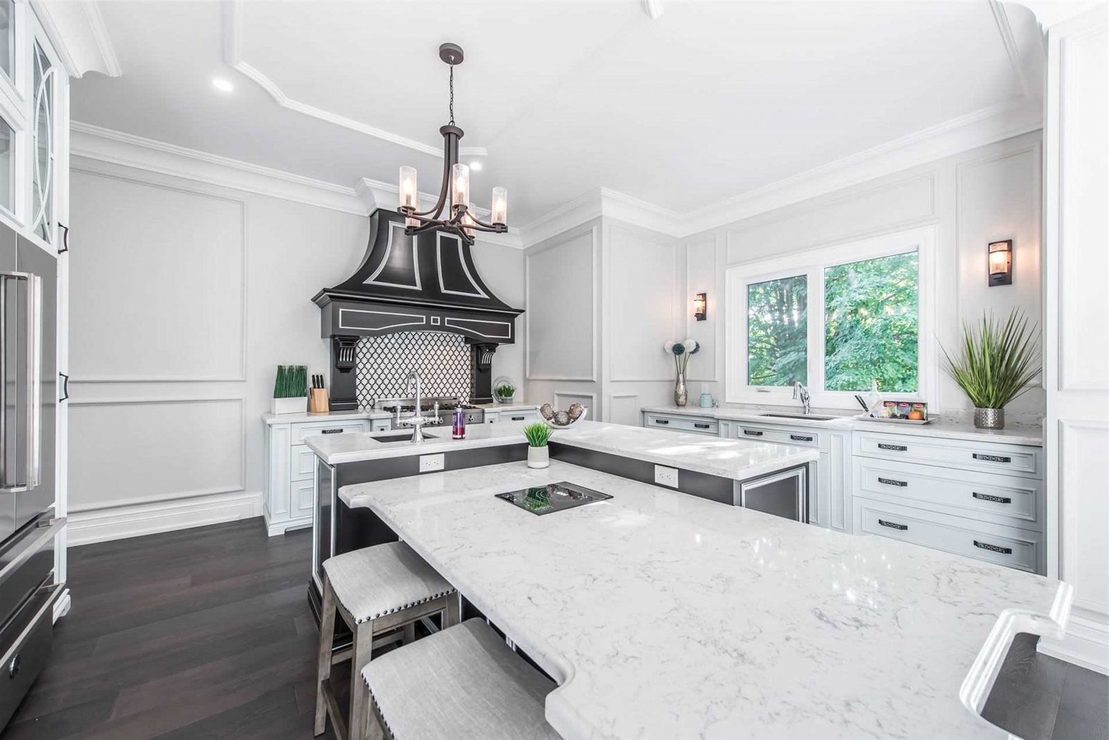 歐式簡(jiǎn)約風(fēng)格家裝設(shè)計(jì)別墅裝修效果圖-廚房島臺(tái) 歐式簡(jiǎn)約風(fēng)格家裝設(shè)計(jì)別墅裝修效果圖-廚房島臺(tái)