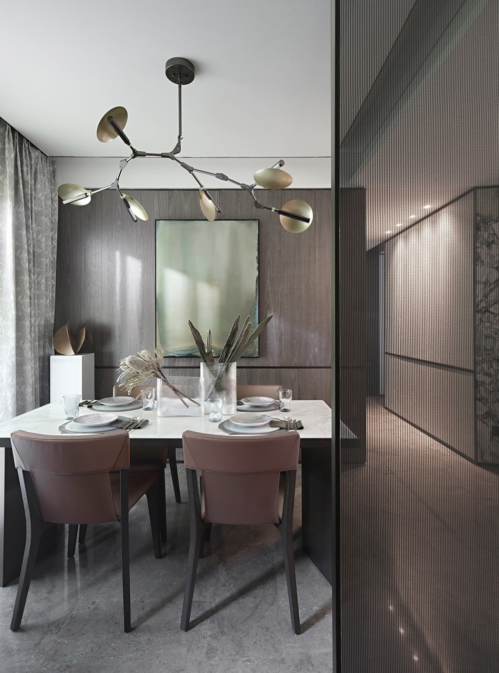 輕奢高級灰風(fēng)格室內(nèi)家裝案例效果圖-餐廳 輕奢高級灰風(fēng)格室內(nèi)家裝案例效果圖-餐廳