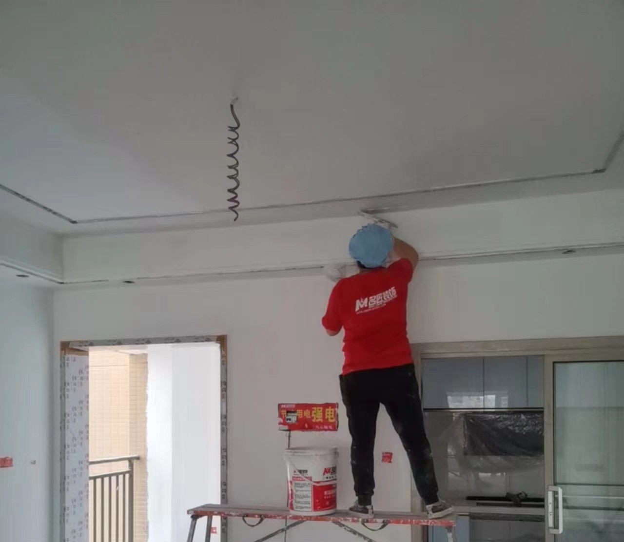 油漆工進(jìn)場